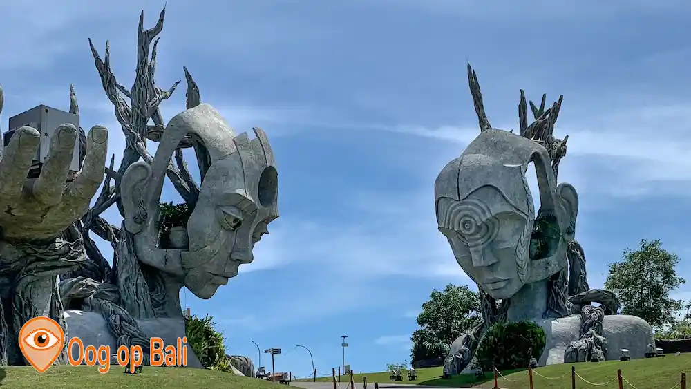 Kunstwerk grote gezichten Aurora.