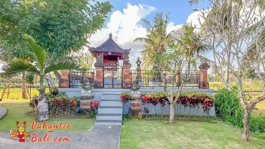 Tempel van het Kemenuh Butterfly Park.