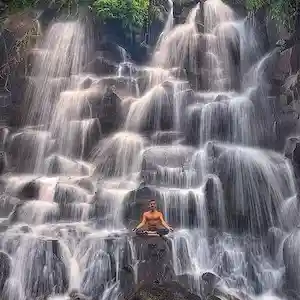 Waterval Kanto Lampo